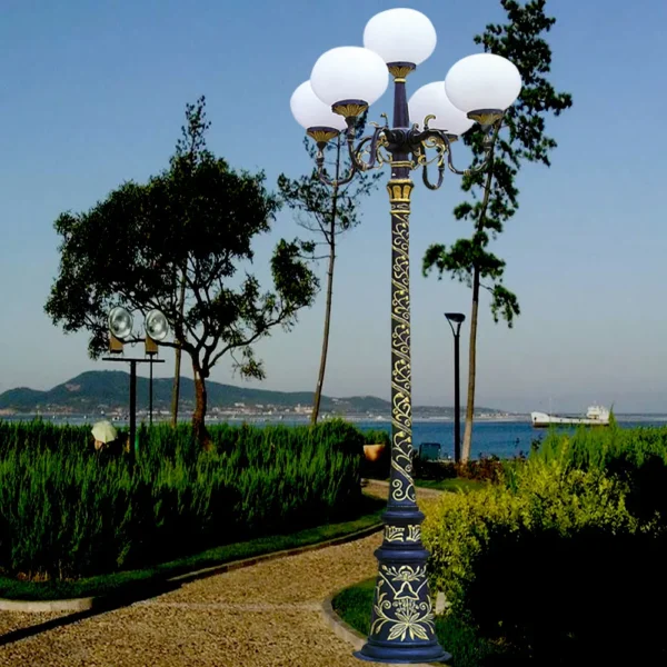 European Retro Garden Lamp