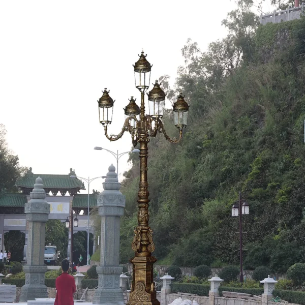 Antique European Vintage 5-Head LED Garden Post Light - Waterproof Aluminum Lamp